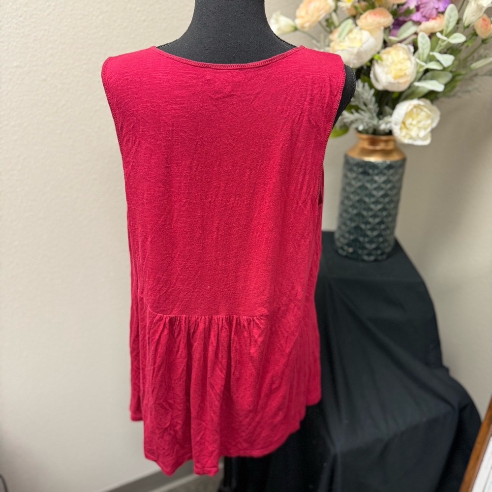Sundance red with embroidered design. XL blouse - Picture 3 of 8